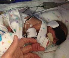 Klinik-Blog: Geschichte Mutter mit Baby auf Neugeborenen-ITS 3