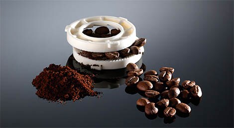 Le système de préparation de café et les broyeurs 100 % céramique de Saeco sont lancés en 2004