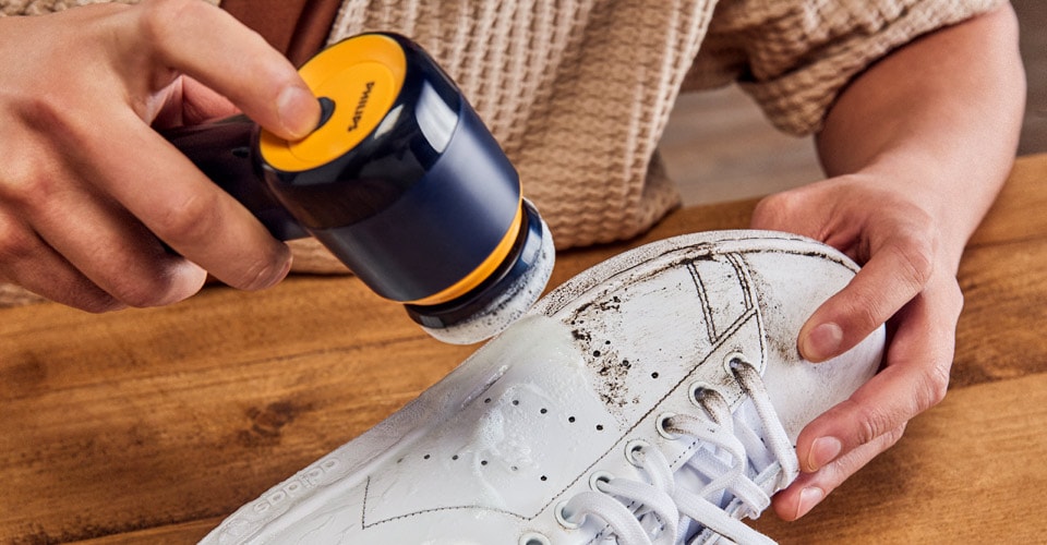 sneaker cleaner in use