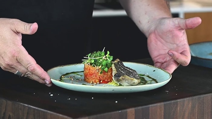 Gazpacho-Tartar / Gemüse mit Doradenfilet im Airfryer zubereitet