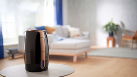 Trois, deux, un: respirez! L'humidificateur Philips série 2000 maintient un taux d'humidité optimal dans les pièces.