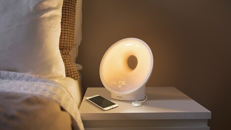 SmartSleep Éveil Lumière connecté pour se réveiller, s'endormir Philips HF3672/01