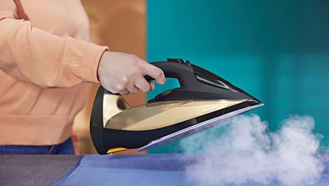 Wenig Aufwand, starke Leistung - Das neue Philips 7000 Series Dampfbügeleisen sorgt für langanhaltend faltenfreie Kleidung und Stoffe
