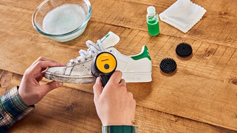 Philips Sneaker Cleaner GCA1000 - Lifestylebild