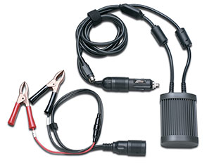 ein Autobatterieladegerät und Kabel